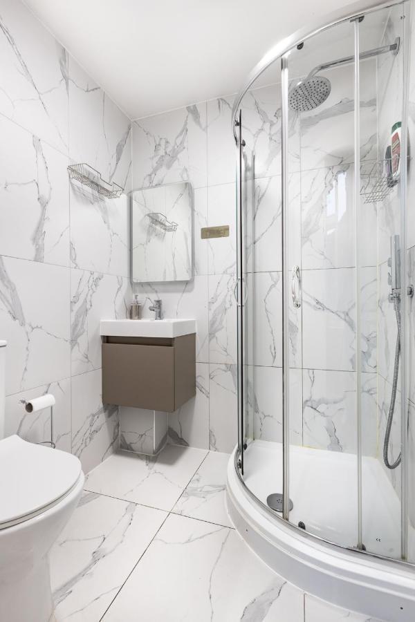 Modern 2Bd Flat In Camden Town Londonアパートメント エクステリア 写真