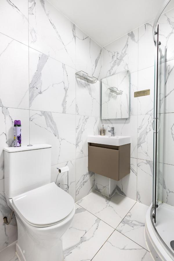 Modern 2Bd Flat In Camden Town Londonアパートメント エクステリア 写真